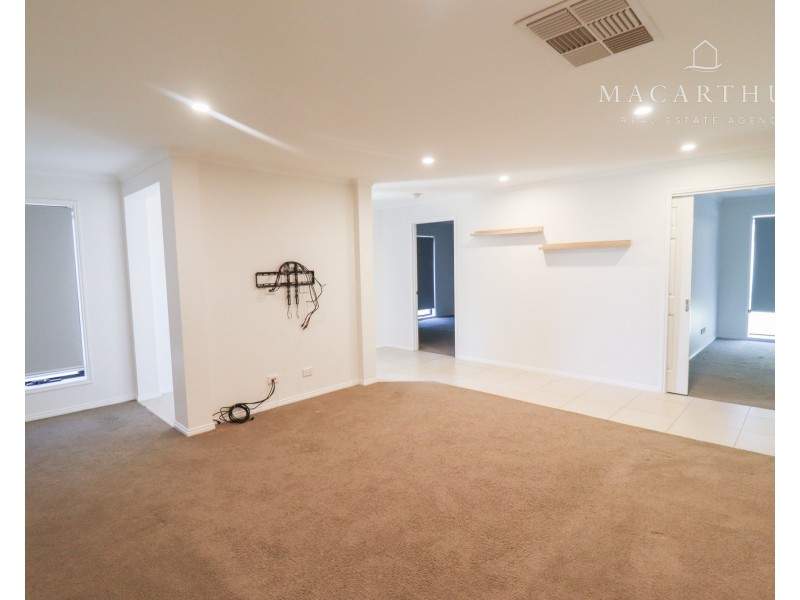 17 Walla Place, Glenfield Park NSW 2650