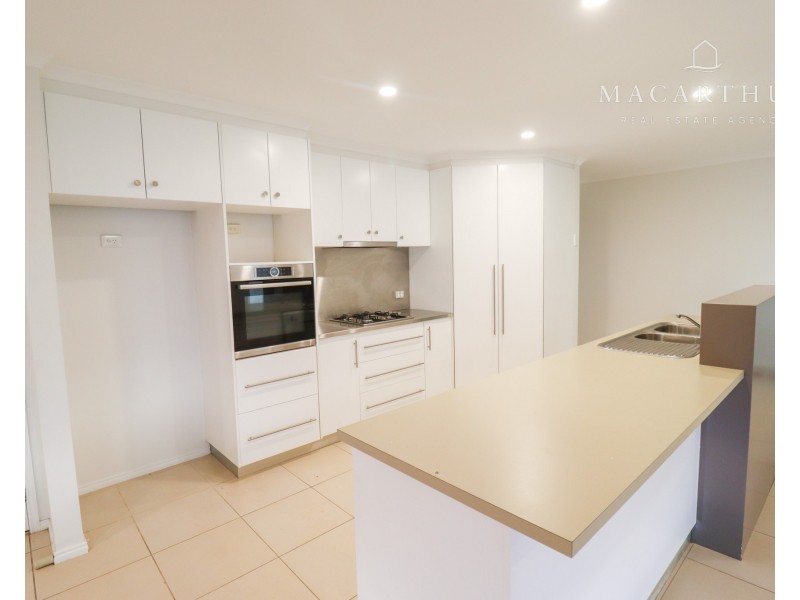 17 Walla Place, Glenfield Park NSW 2650