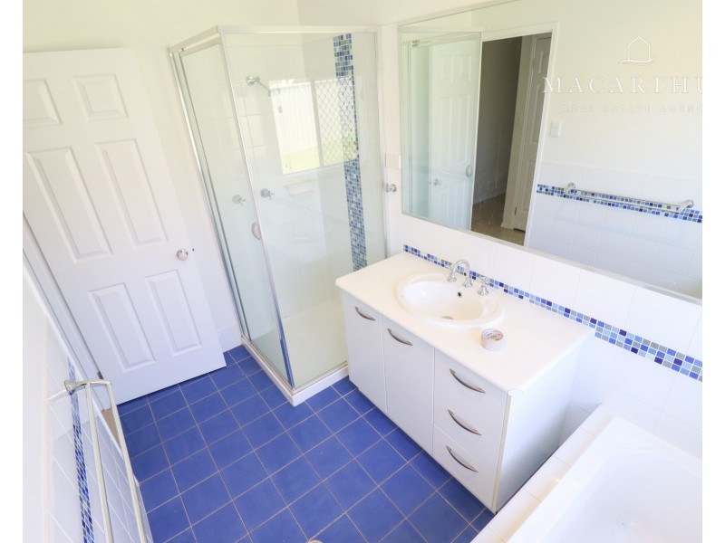 17 Walla Place, Glenfield Park NSW 2650