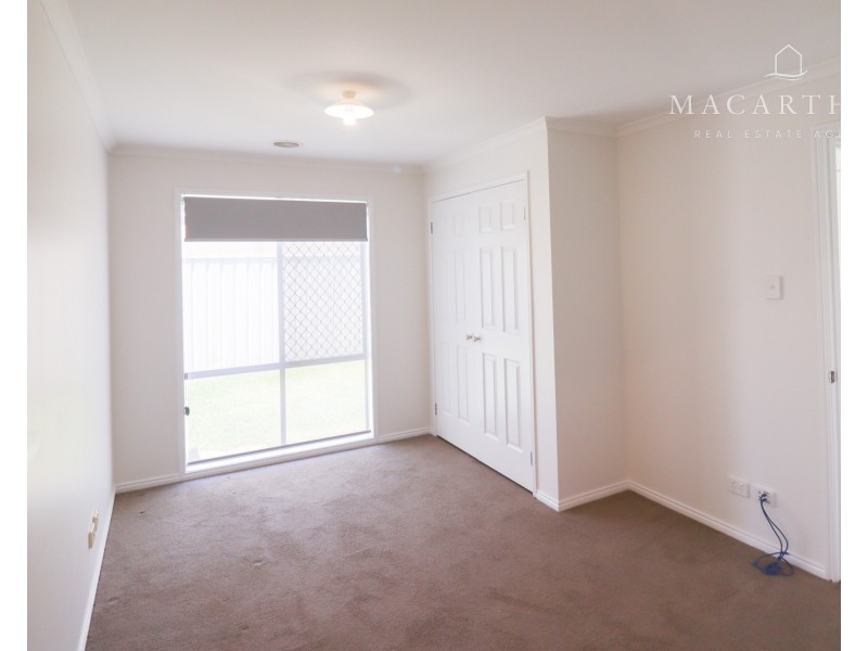 17 Walla Place, Glenfield Park NSW 2650