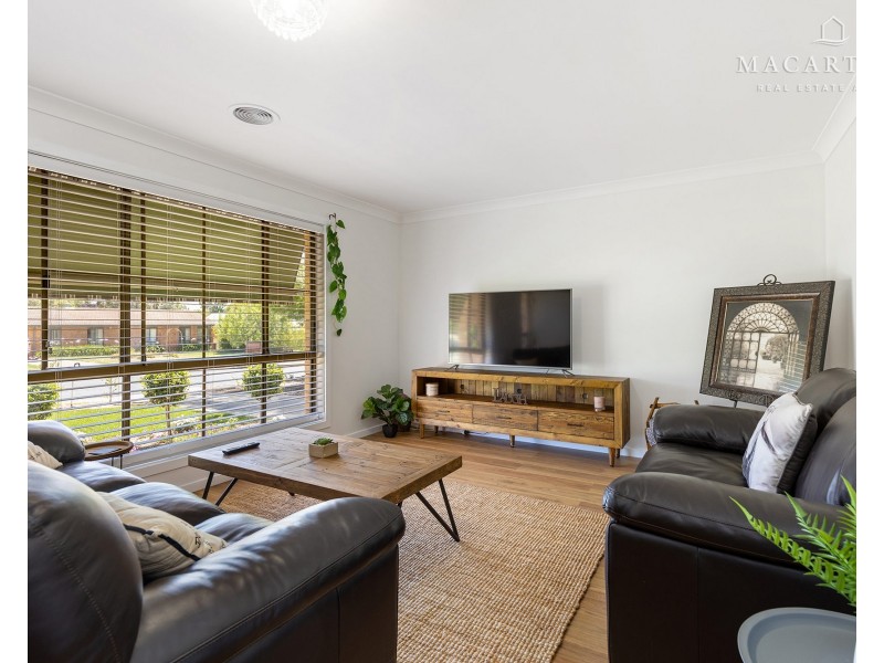 10 Doman Street, Estella NSW 2650