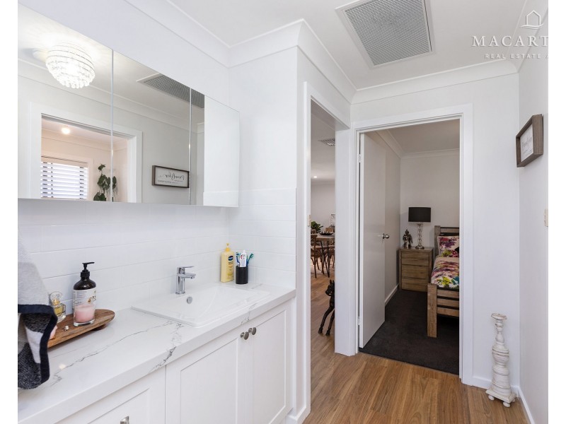 10 Doman Street, Estella NSW 2650