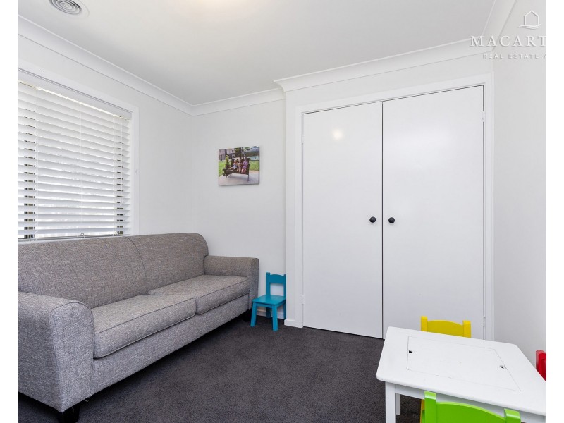 10 Doman Street, Estella NSW 2650