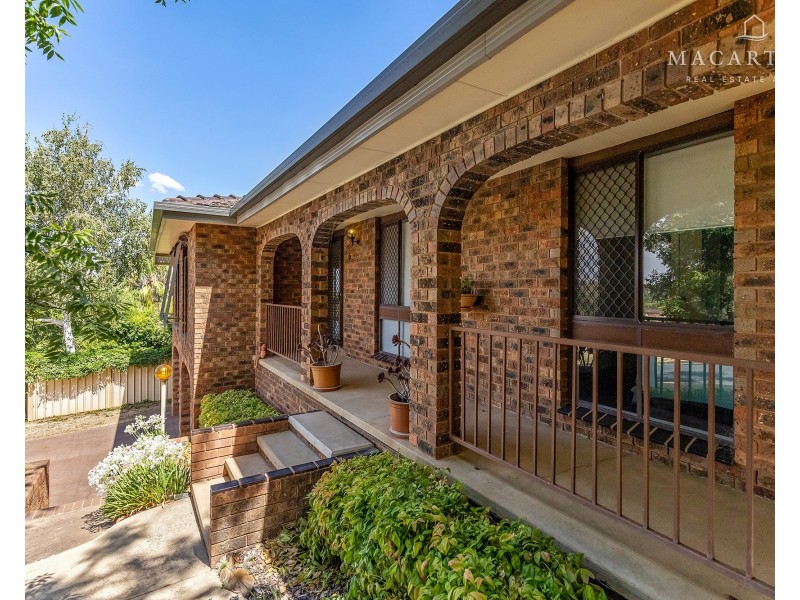 23 Andrews Avenue, Kooringal NSW 2650