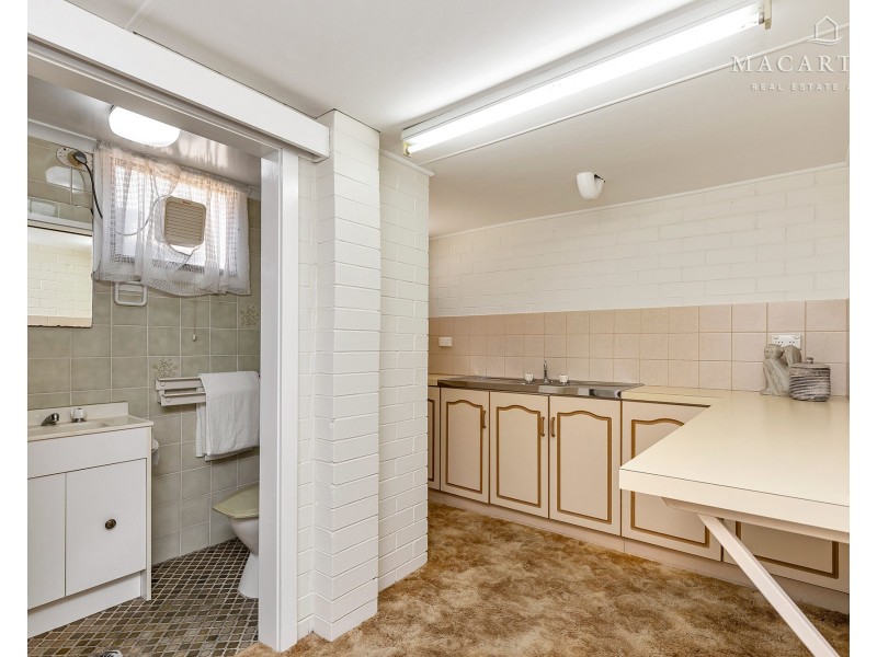 23 Andrews Avenue, Kooringal NSW 2650