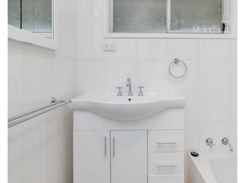 15 Willow Street, Kooringal NSW 2650