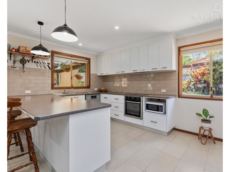 4 Patey Close, Ashmont NSW 2650