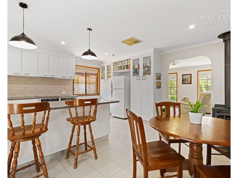 4 Patey Close, Ashmont NSW 2650