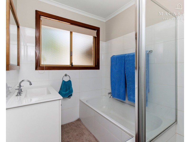 4 Patey Close, Ashmont NSW 2650