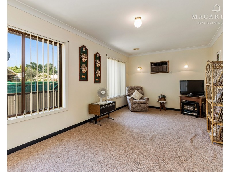 15 Macarthur Street, Ashmont NSW 2650