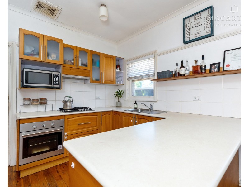 82 Fernleigh Road, Mount Austin NSW 2650