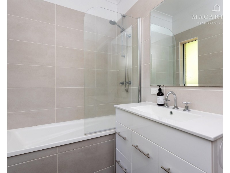 82 Fernleigh Road, Mount Austin NSW 2650