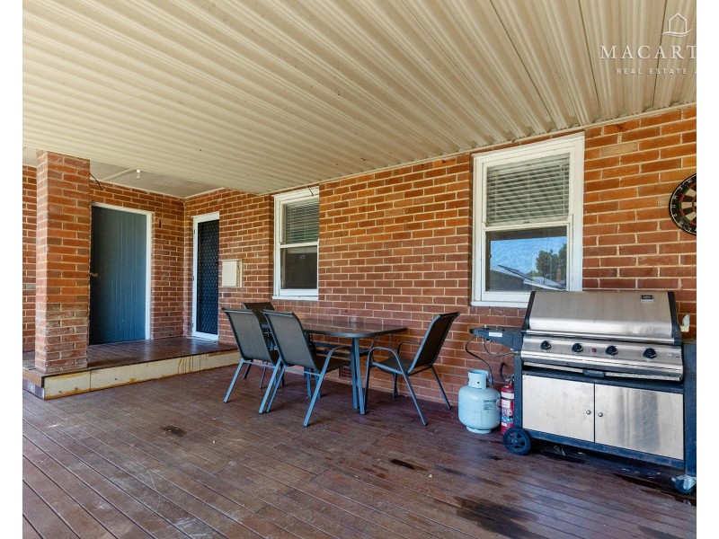 82 Fernleigh Road, Mount Austin NSW 2650