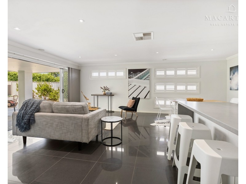 79 Strickland Drive, Boorooma NSW 2650