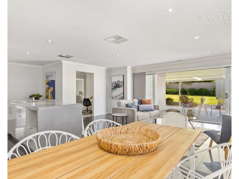 79 Strickland Drive, Boorooma NSW 2650