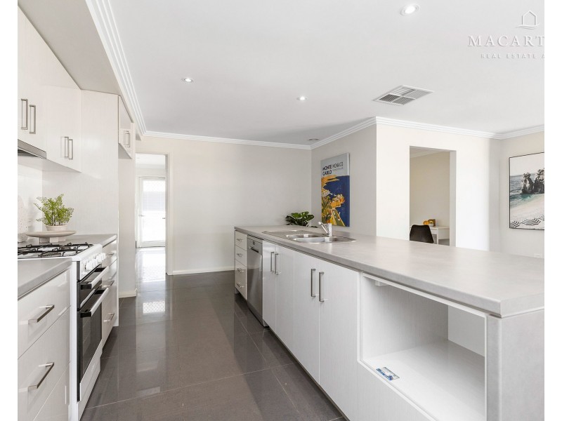 79 Strickland Drive, Boorooma NSW 2650