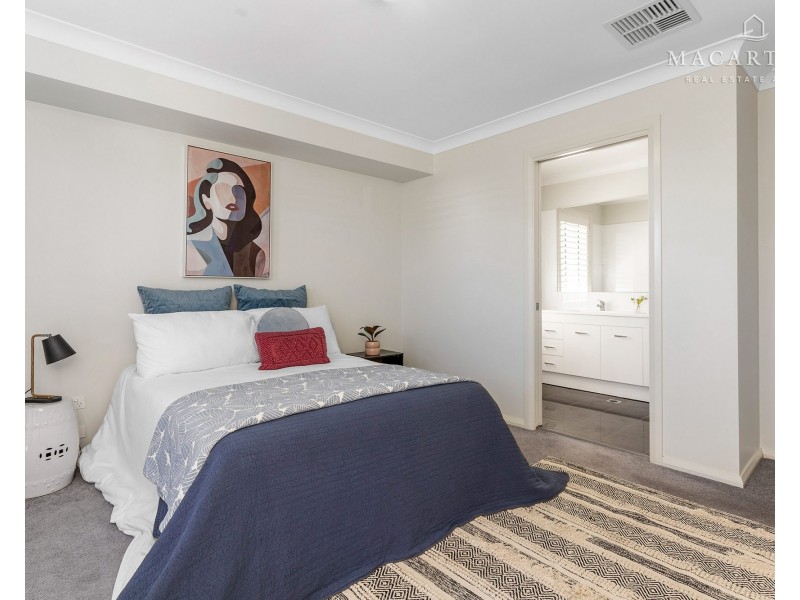79 Strickland Drive, Boorooma NSW 2650
