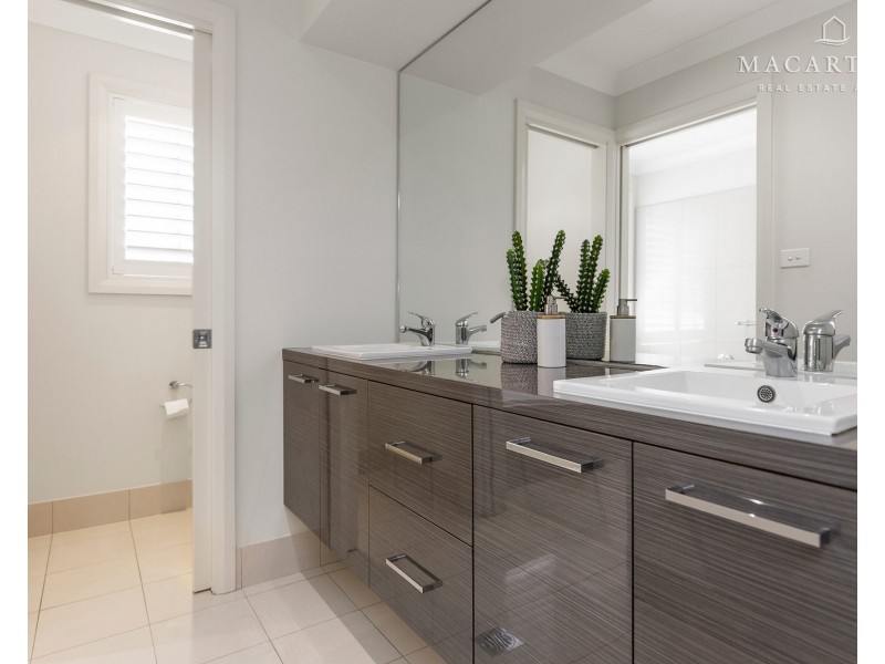 79 Strickland Drive, Boorooma NSW 2650