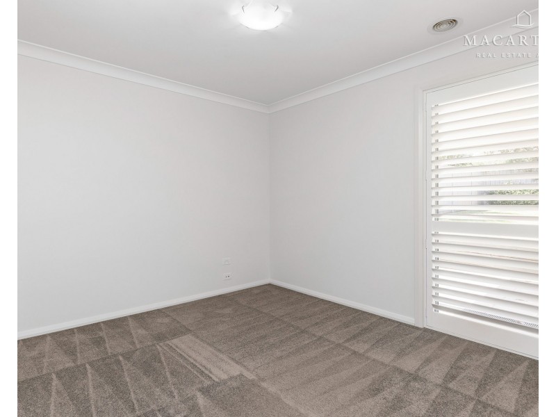 79 Strickland Drive, Boorooma NSW 2650