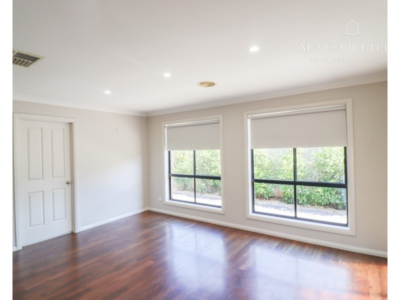26 Barrima Drive, Glenfield Park NSW 2650