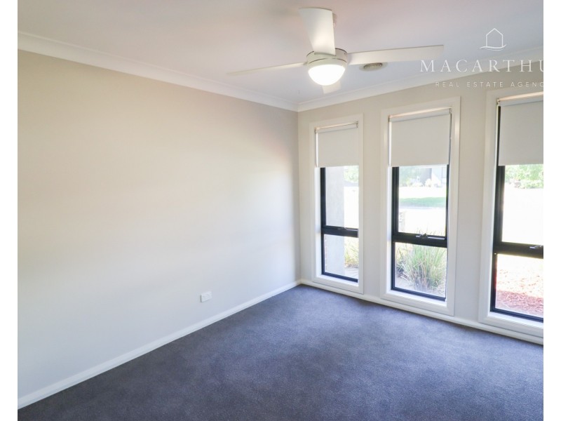 26 Barrima Drive, Glenfield Park NSW 2650