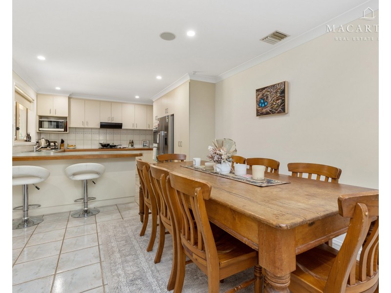 38 Bourkelands Drive, Bourkelands NSW 2650