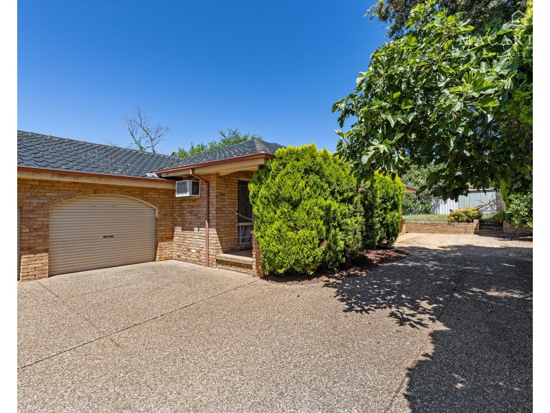 2/2 Plumpton Road, Kooringal NSW 2650