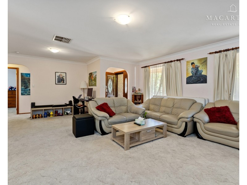 2/2 Plumpton Road, Kooringal NSW 2650