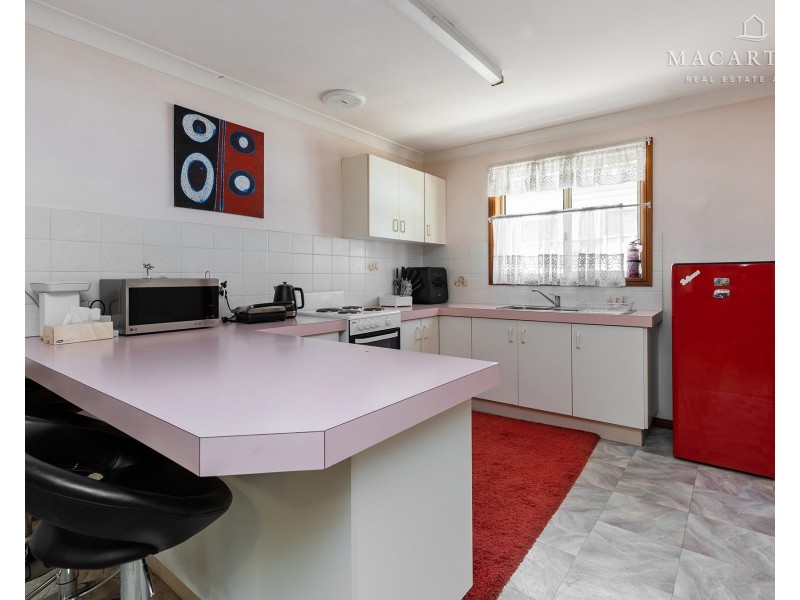 2/2 Plumpton Road, Kooringal NSW 2650