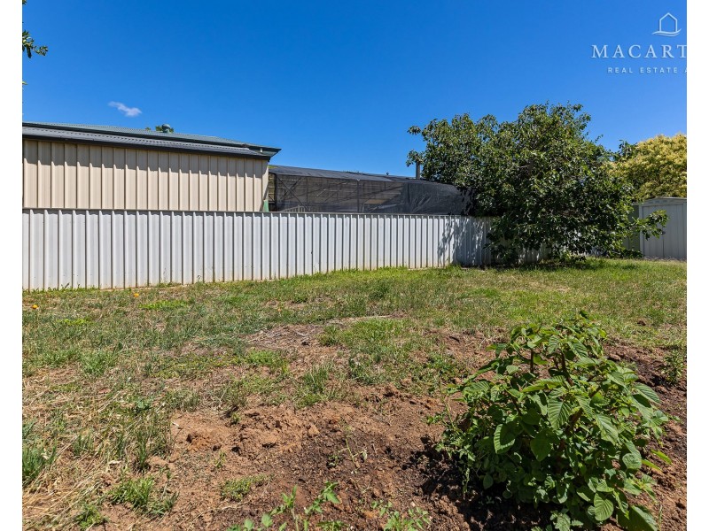 2/2 Plumpton Road, Kooringal NSW 2650