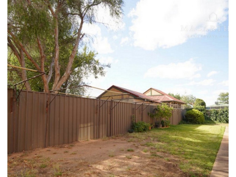 4/12 Salmon Street, Wagga Wagga NSW 2650