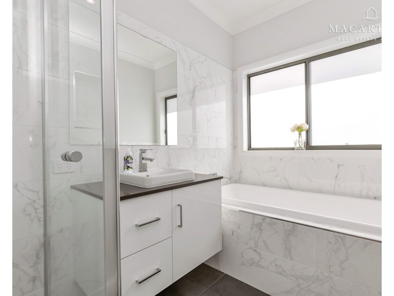 76 Coppabella Drive, Gobbagombalin NSW 2650