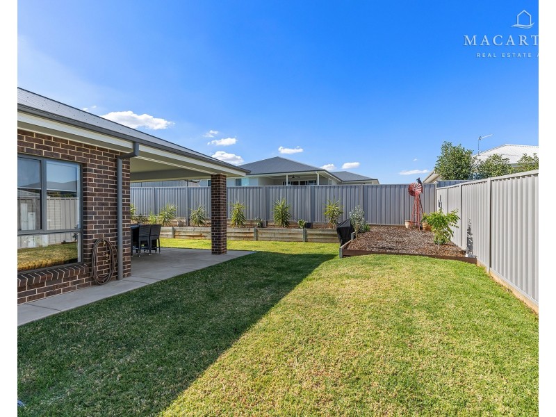 76 Coppabella Drive, Gobbagombalin NSW 2650
