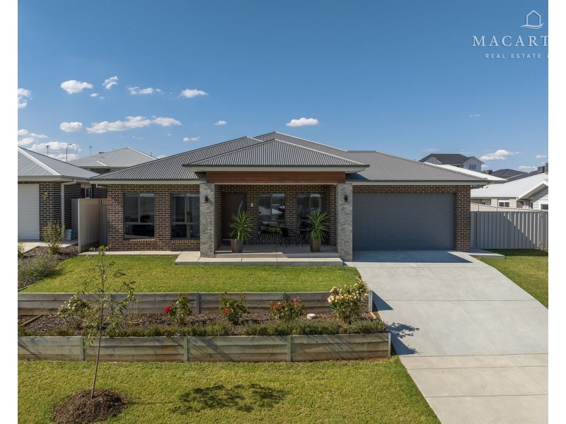 76 Coppabella Drive, Gobbagombalin NSW 2650