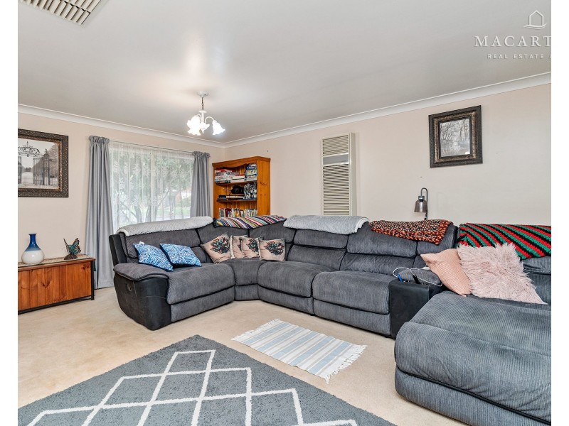 20 Sackville Drive, Forest Hill NSW 2651