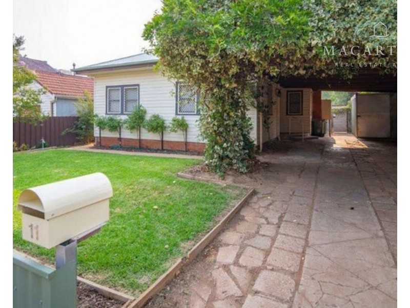 11 Heath Street, Turvey Park NSW 2650