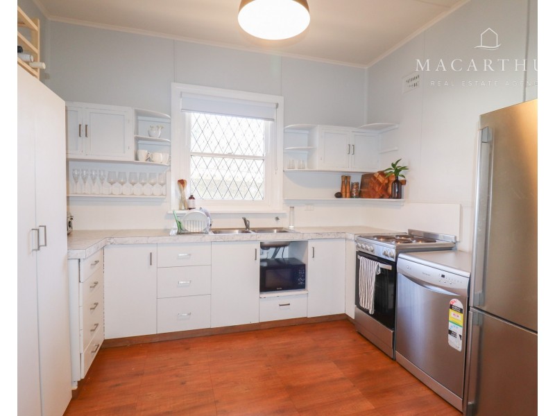 11 Heath Street, Turvey Park NSW 2650