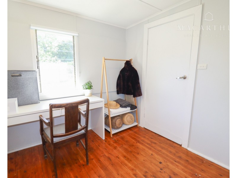 11 Heath Street, Turvey Park NSW 2650