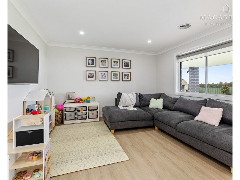 70 Paperbark Drive, Forest Hill NSW 2651