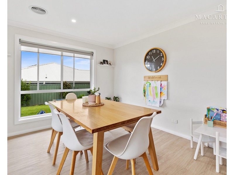 70 Paperbark Drive, Forest Hill NSW 2651