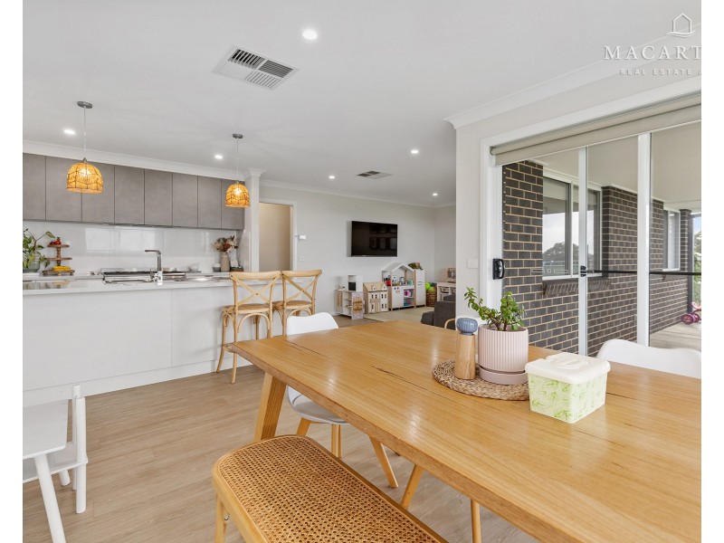 70 Paperbark Drive, Forest Hill NSW 2651