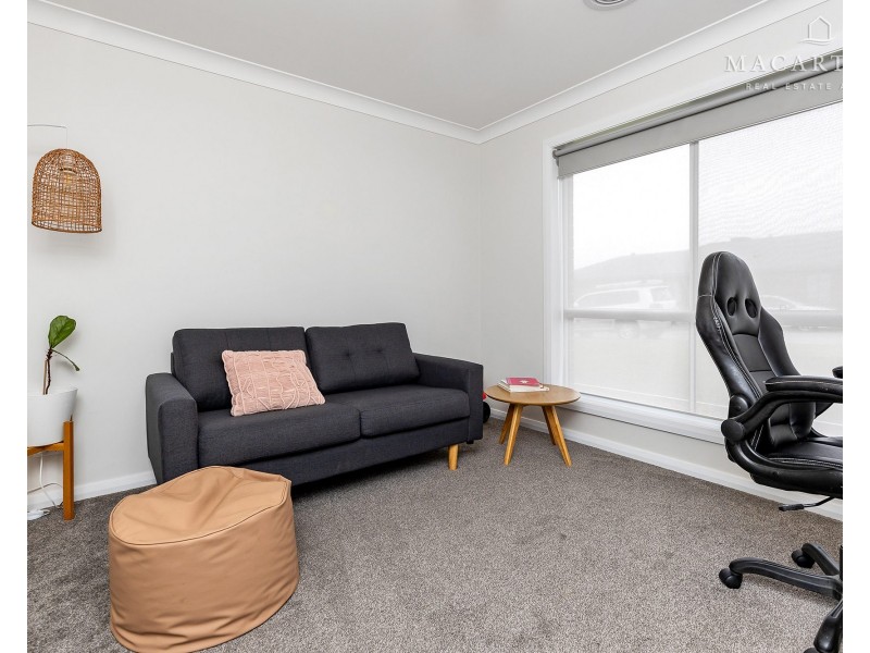 70 Paperbark Drive, Forest Hill NSW 2651