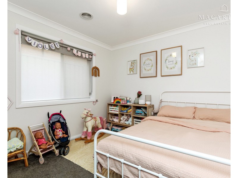 70 Paperbark Drive, Forest Hill NSW 2651