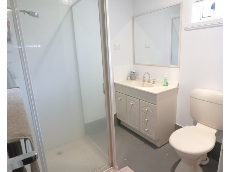 28 Roberts Way, Kooringal NSW 2650