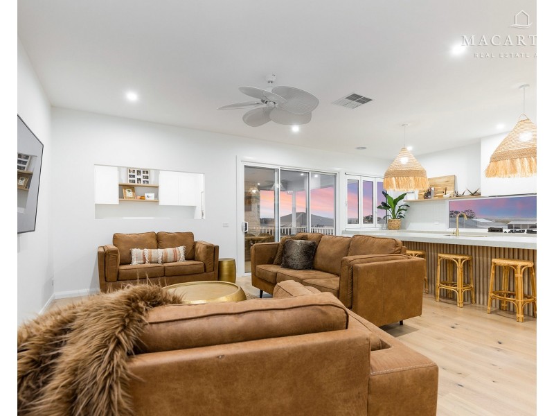 28 Jumbuck Drive, Gobbagombalin NSW 2650