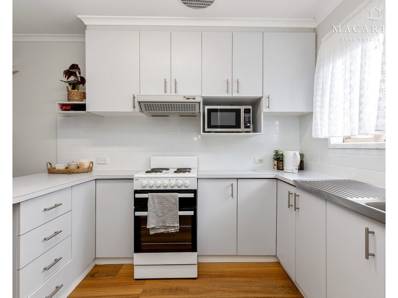 2/22 Dove Street, Mount Austin NSW 2650