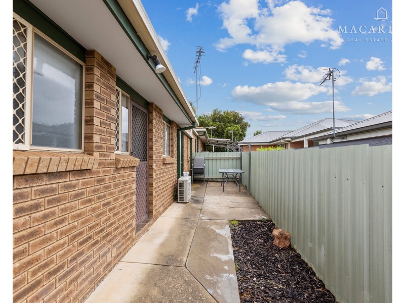 2/22 Dove Street, Mount Austin NSW 2650