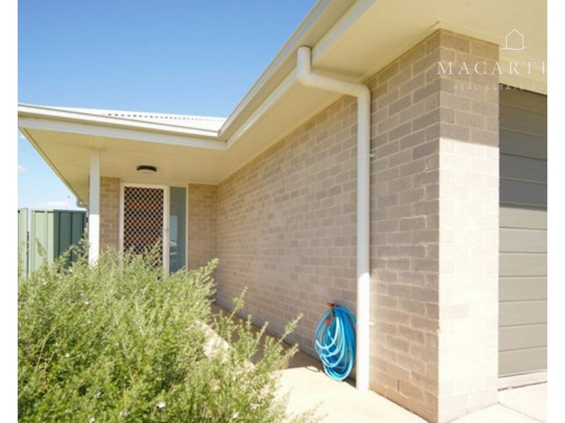 2 Kanooka Place, Forest Hill NSW 2651