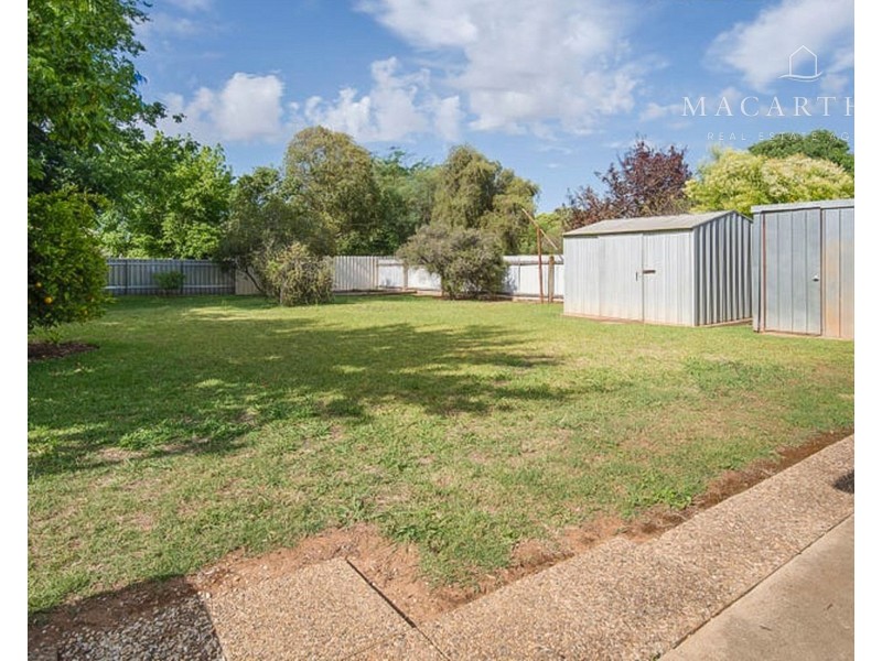 90 Fernleigh Road, Mount Austin NSW 2650