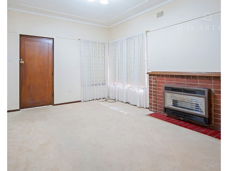 90 Fernleigh Road, Mount Austin NSW 2650